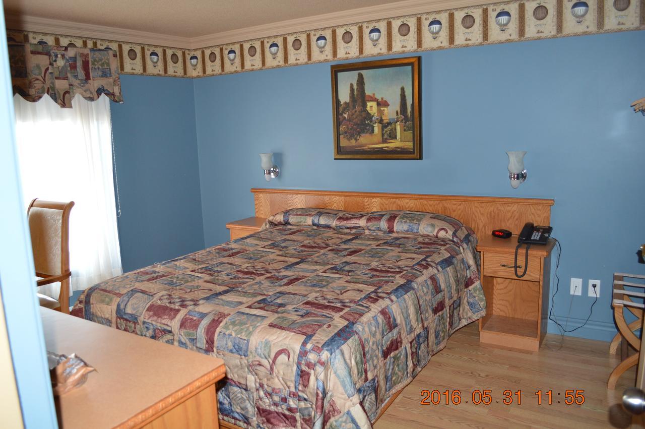 Motel-Auberge Helene Викториавилл Экстерьер фото